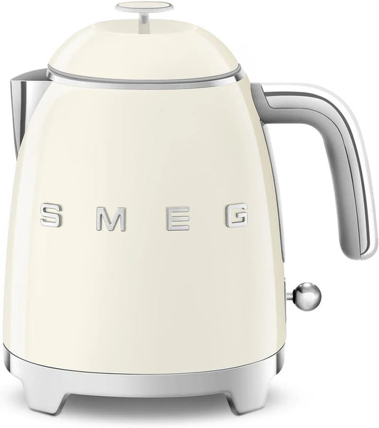 Smeg Wasserkocher KLF05CREU, Kleiner elektrischer 0,8 L, Leistung 1400W, Edelstahlfilter, Sicherheitsabschaltung, Wasserstandsanzeige, Creme